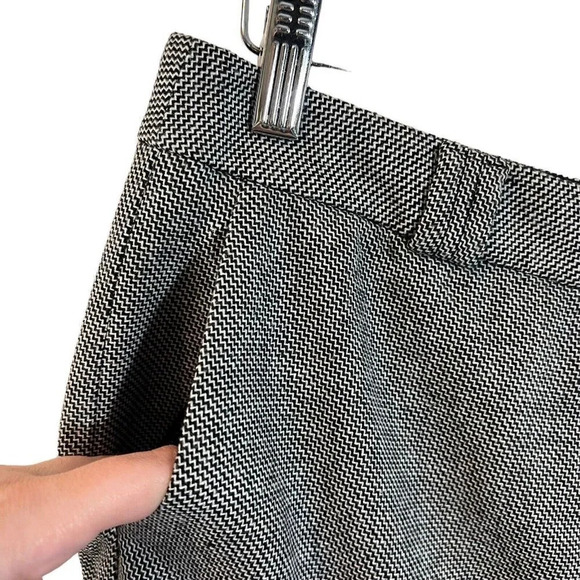 Ann Taylor Loft Wool Blend Capri Pants Size 8 Black And White Zig Zag Stripes - Picture 3 of 10